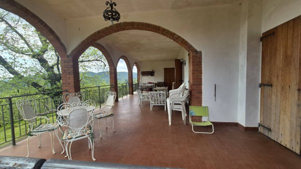 casa indipendente in vendita a Loro Ciuffenna in zona Querceto