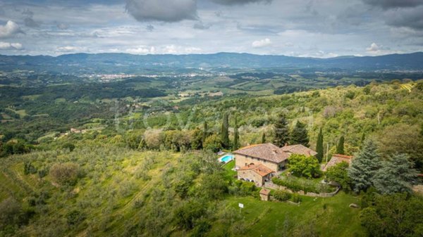 casale in vendita a Loro Ciuffenna in zona Querceto