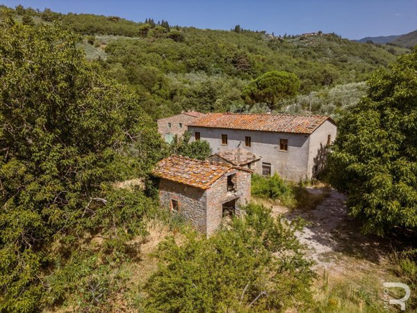 casale in vendita a Loro Ciuffenna