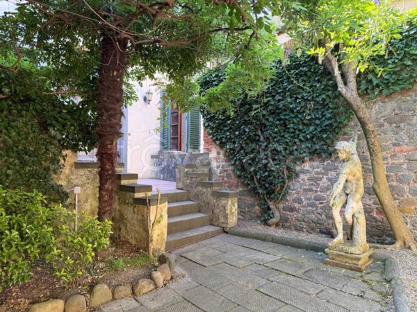 casa indipendente in vendita a Loro Ciuffenna in zona Querceto