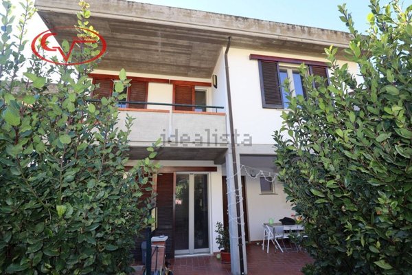 casa indipendente in vendita a Loro Ciuffenna in zona Querceto