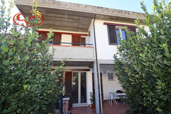 casa indipendente in vendita a Loro Ciuffenna in zona Querceto