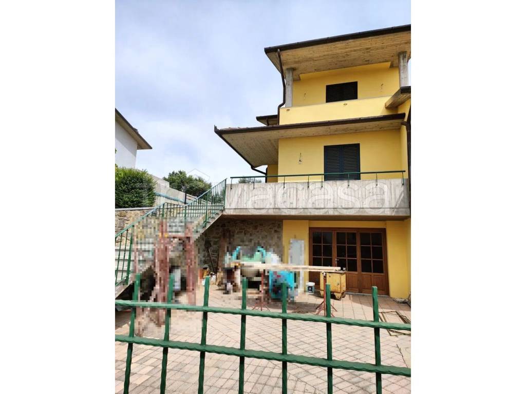 casa indipendente in vendita a Loro Ciuffenna in zona San Giustino Valdarno