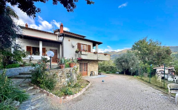 casa indipendente in vendita a Loro Ciuffenna in zona Querceto