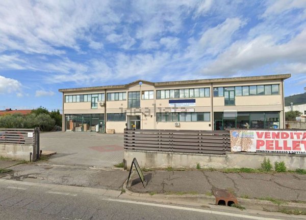 locale commerciale in vendita a Loro Ciuffenna in zona Querceto