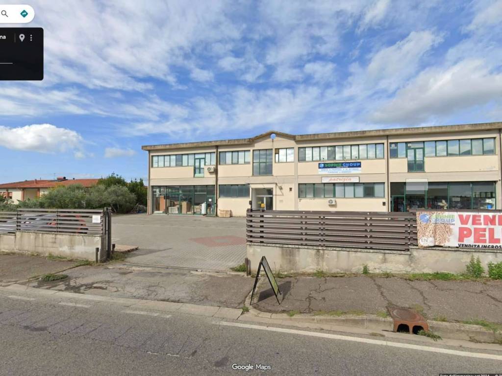 locale commerciale in vendita a Loro Ciuffenna in zona Querceto
