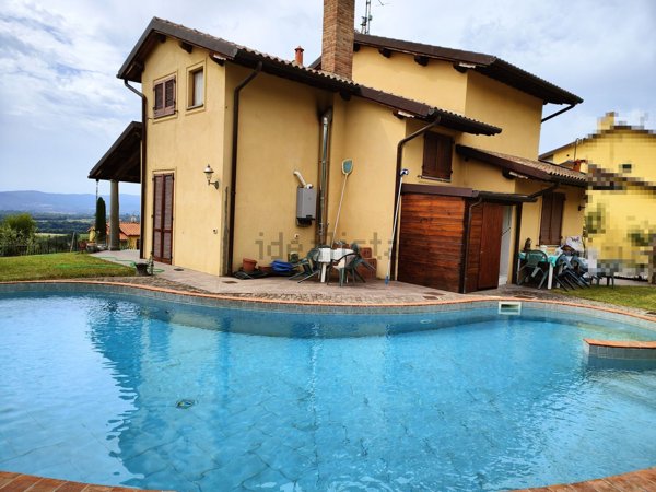 casa indipendente in vendita a Loro Ciuffenna in zona Querceto