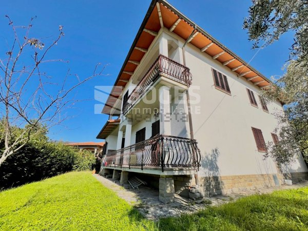 appartamento in vendita a Loro Ciuffenna in zona Querceto