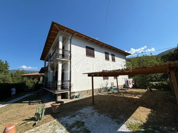 casa indipendente in vendita a Loro Ciuffenna in zona Querceto