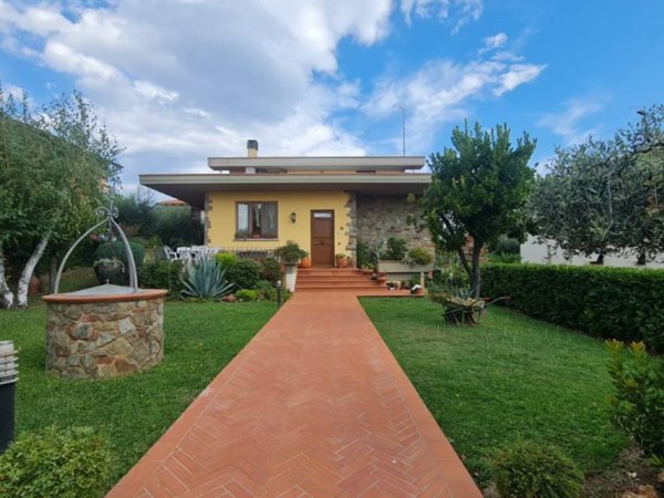 casa indipendente in vendita a Loro Ciuffenna in zona San Giustino Valdarno