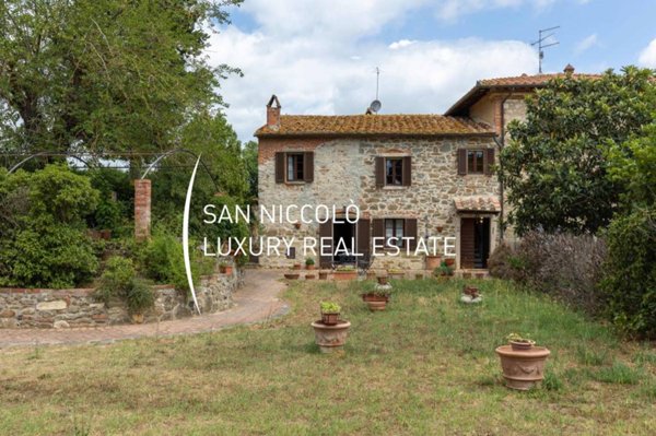 casa indipendente in vendita a Lucignano