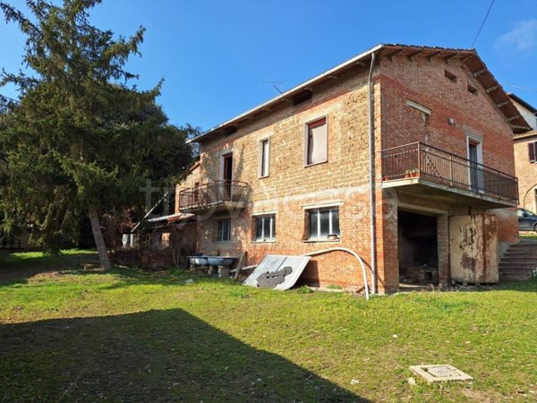 casa indipendente in vendita a Lucignano