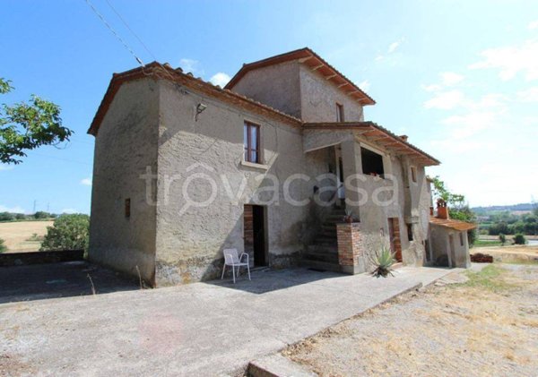 casa indipendente in vendita a Lucignano