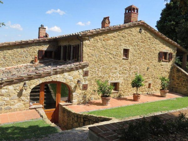 casa indipendente in vendita a Lucignano