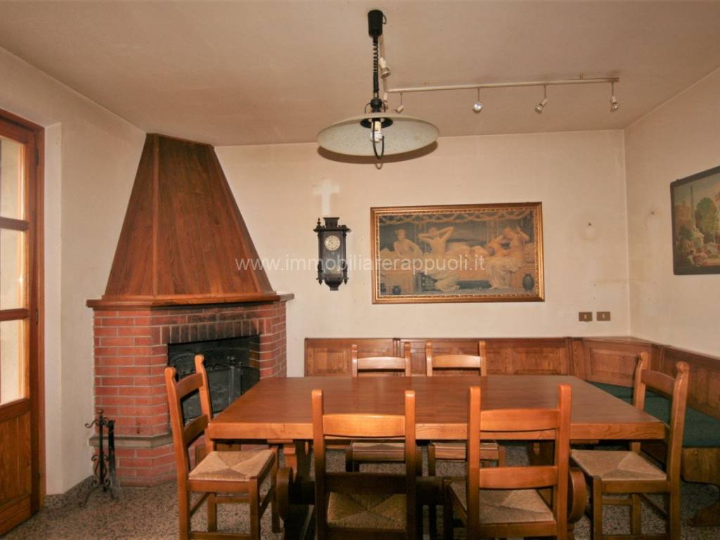 casa indipendente in vendita a Lucignano