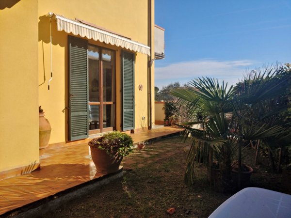 casa indipendente in vendita a Lucignano