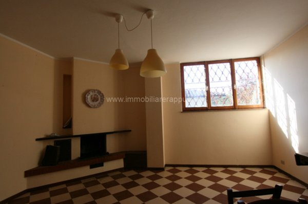 casa indipendente in vendita a Lucignano