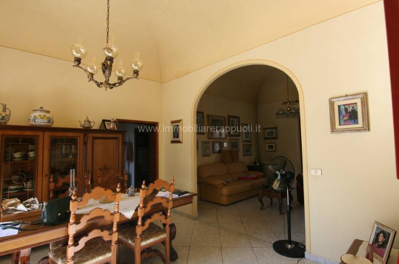 casa indipendente in vendita a Lucignano