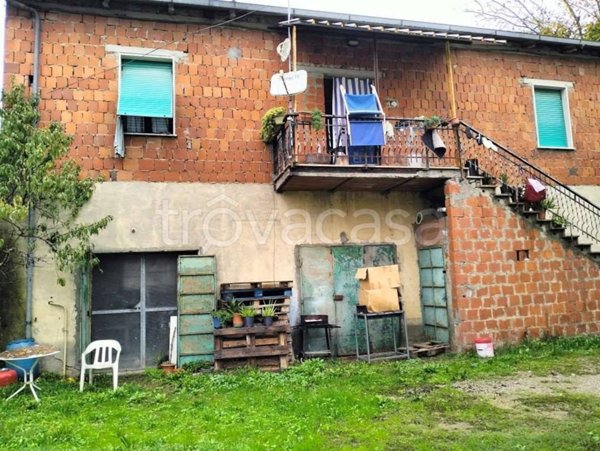 casa indipendente in vendita a Lucignano