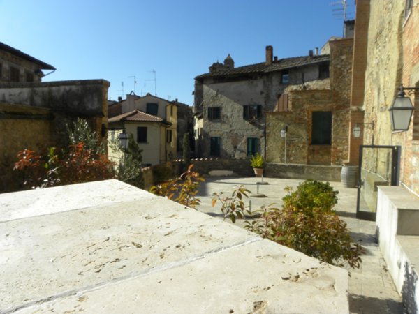 casa indipendente in vendita a Lucignano