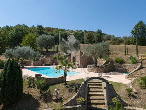 casa indipendente in vendita a Lucignano