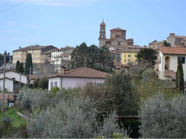 casa indipendente in vendita a Lucignano