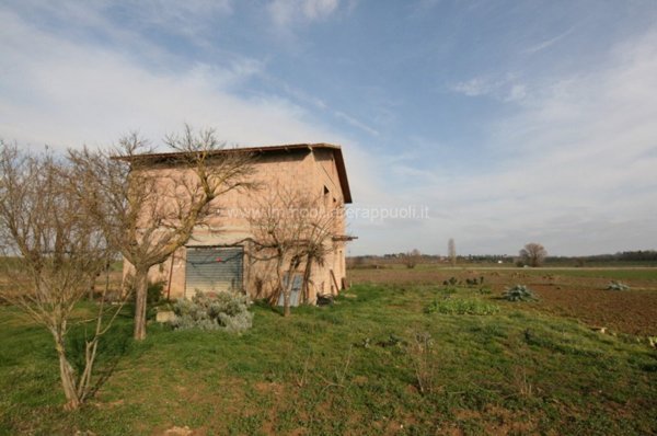 casa indipendente in vendita a Lucignano