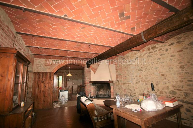casa indipendente in vendita a Lucignano