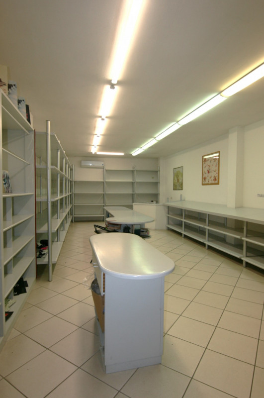 locale commerciale in vendita a Lucignano