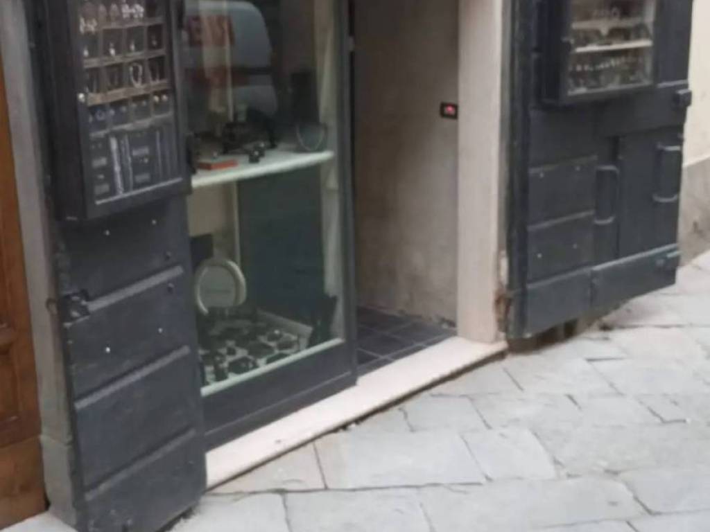 negozio in vendita a Lucignano