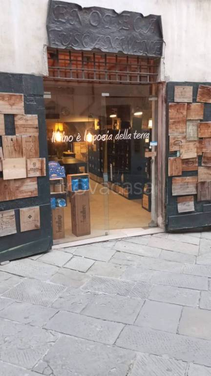 negozio in vendita a Lucignano