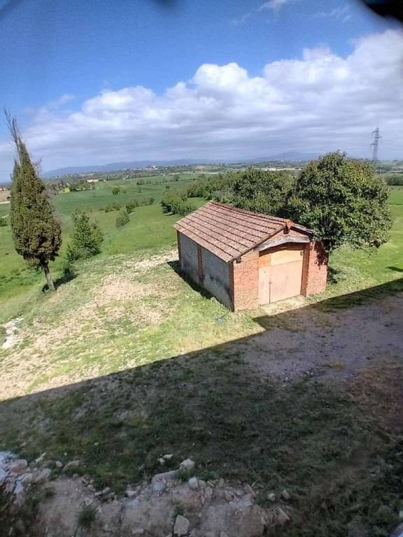 casa indipendente in vendita a Lucignano