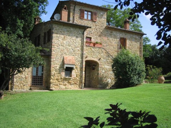 casa indipendente in vendita a Lucignano