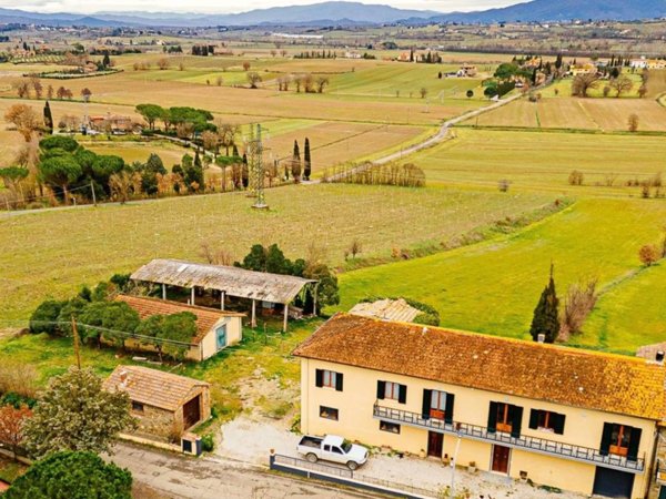 casa indipendente in vendita a Lucignano