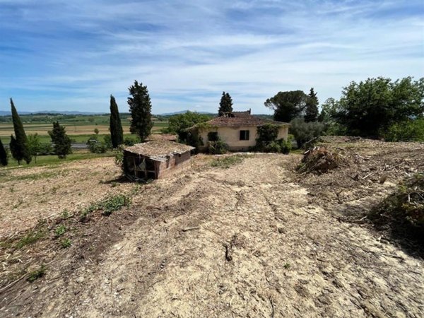 casa indipendente in vendita a Lucignano