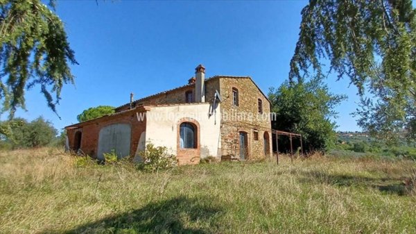 casa indipendente in vendita a Lucignano