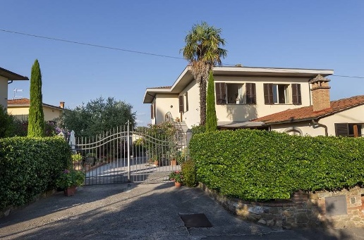 casa indipendente in vendita a Lucignano