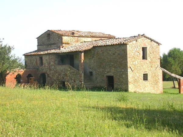 casa indipendente in vendita a Lucignano