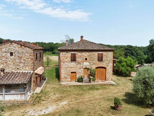 casa indipendente in vendita a Lucignano