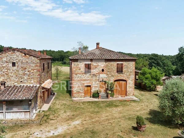 casa indipendente in vendita a Lucignano