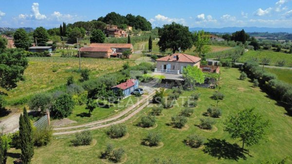 casa indipendente in vendita a Lucignano