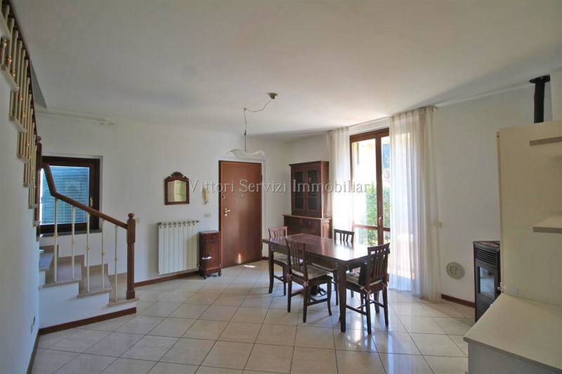 casa indipendente in vendita a Lucignano