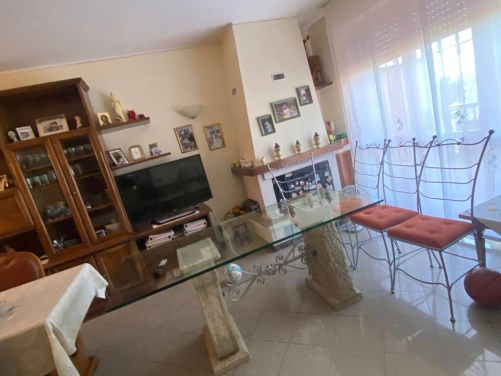 casa indipendente in vendita a Lucignano