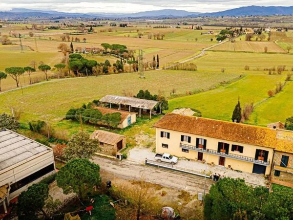 casa indipendente in vendita a Lucignano