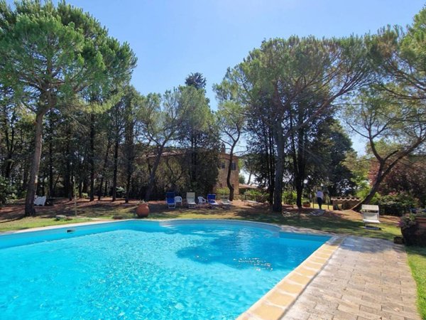 casa indipendente in vendita a Lucignano