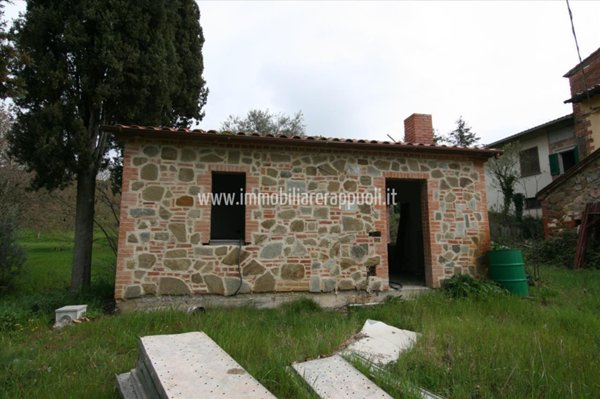 casa indipendente in vendita a Lucignano