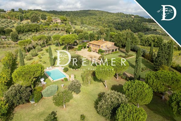 casale in vendita a Lucignano