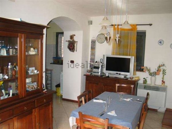 casa indipendente in vendita a Lucignano
