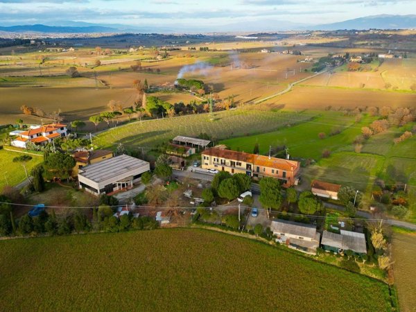casa indipendente in vendita a Lucignano