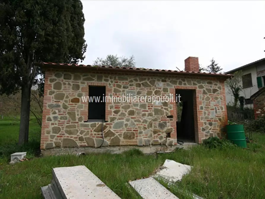 casa indipendente in vendita a Lucignano